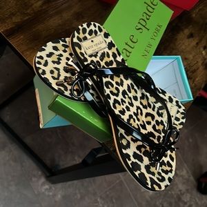 Kate spade nova black leopard thongs flip flops size 9 new in box